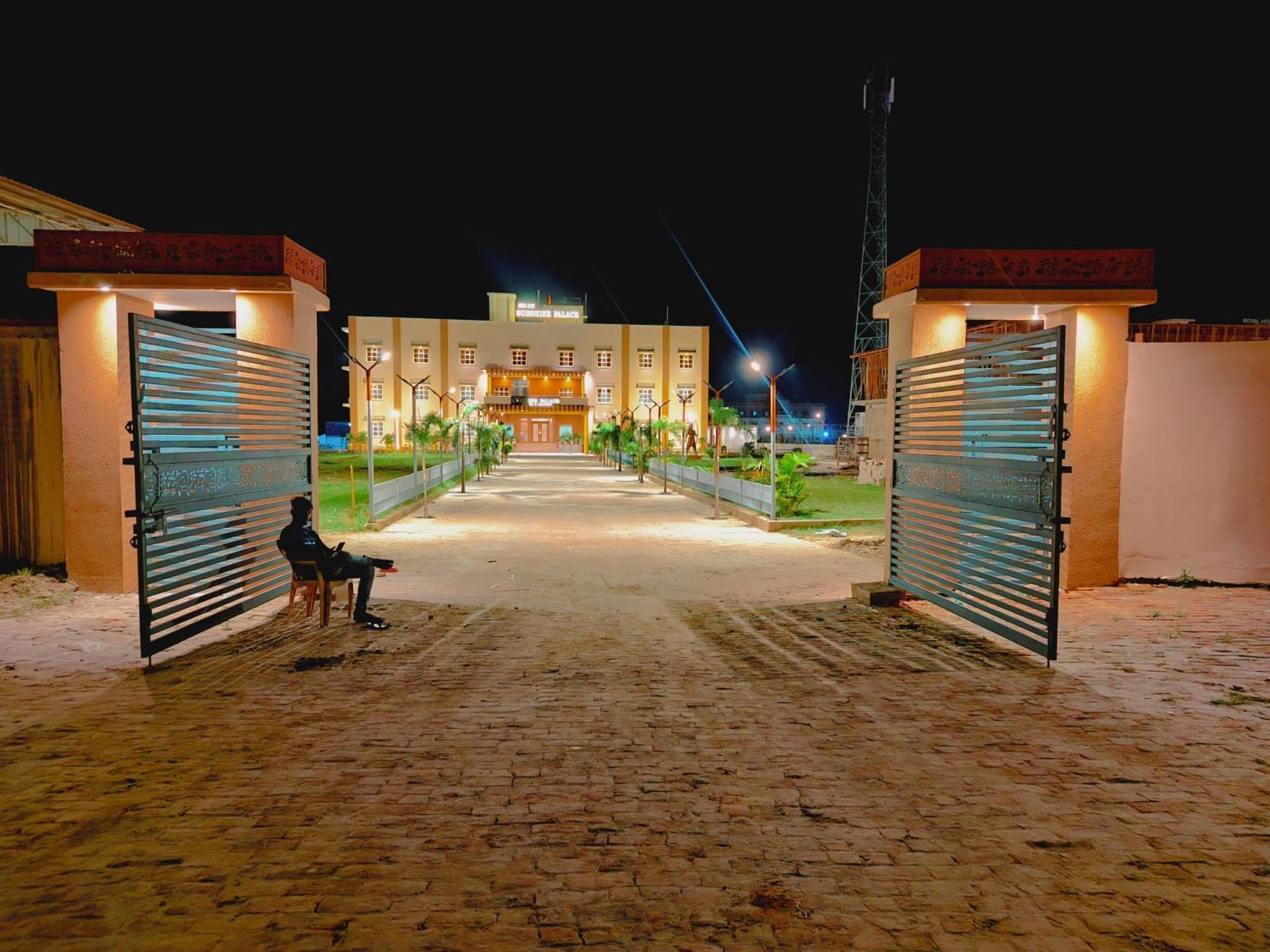 Avadh Sunshine Palace Hotel And Resort Ayodhya Экстерьер фото