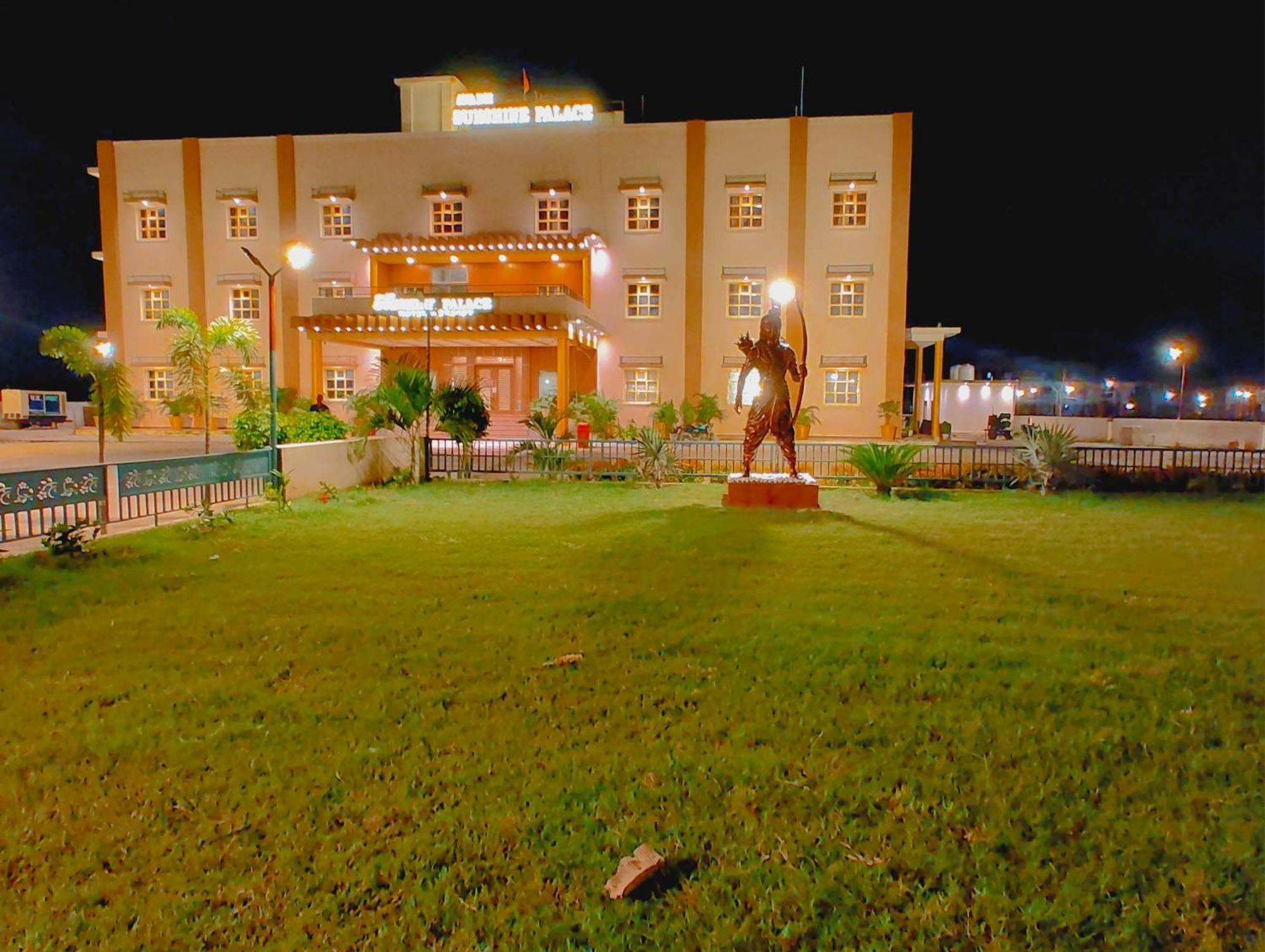 Avadh Sunshine Palace Hotel And Resort Ayodhya Экстерьер фото