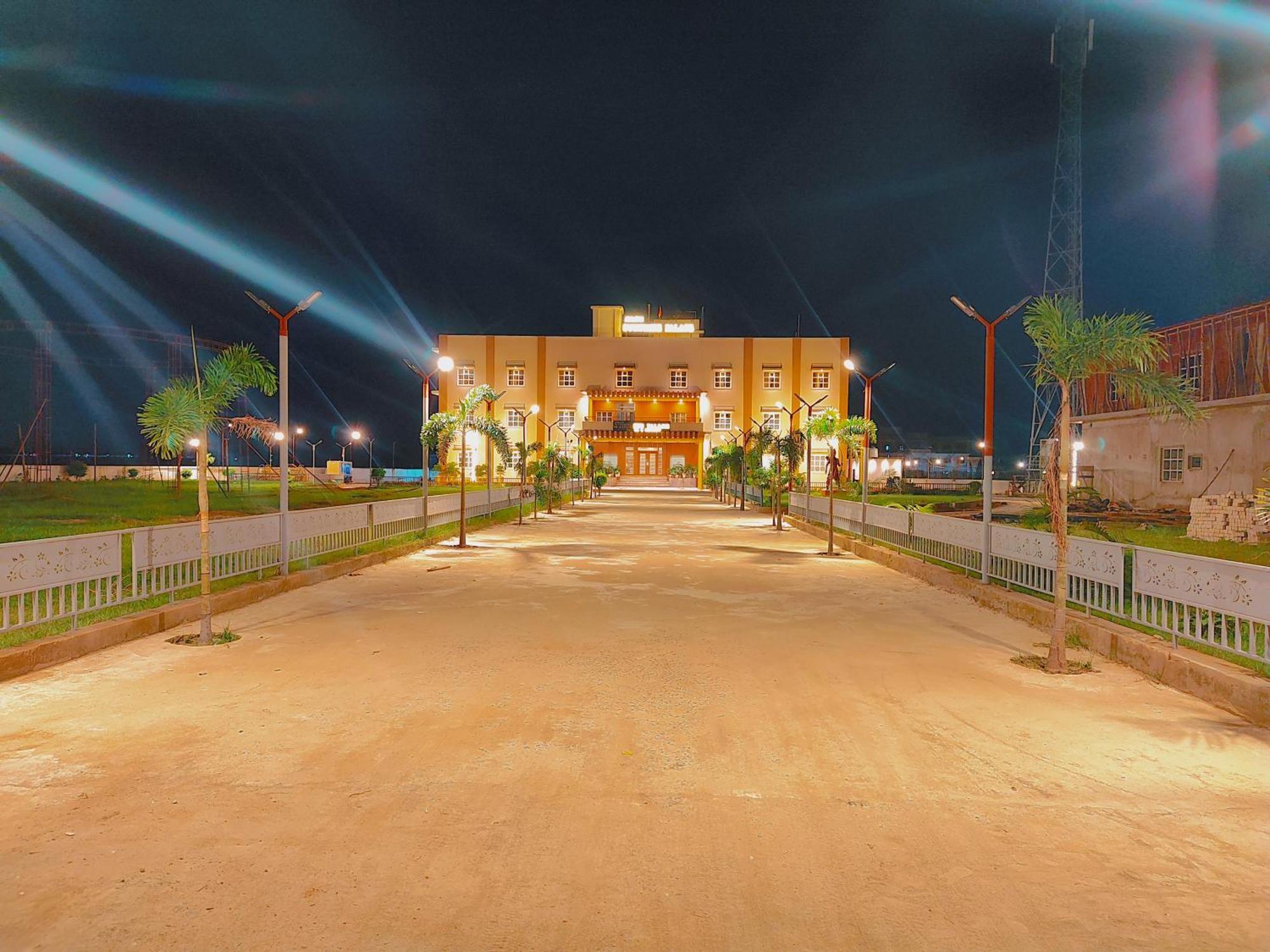 Avadh Sunshine Palace Hotel And Resort Ayodhya Экстерьер фото