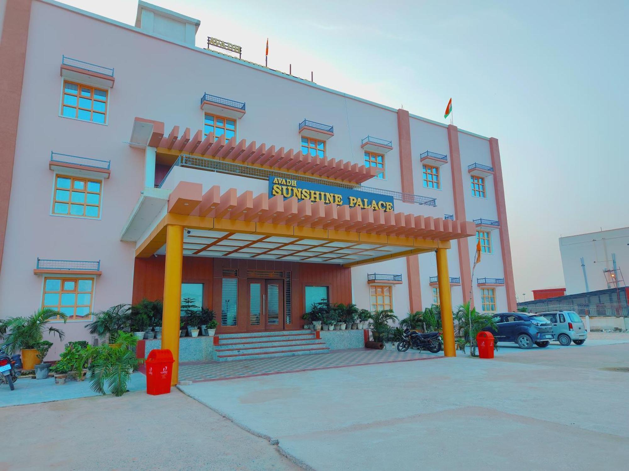 Avadh Sunshine Palace Hotel And Resort Ayodhya Экстерьер фото