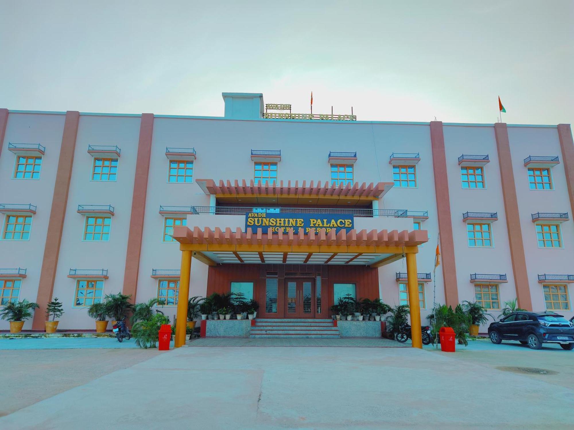 Avadh Sunshine Palace Hotel And Resort Ayodhya Экстерьер фото