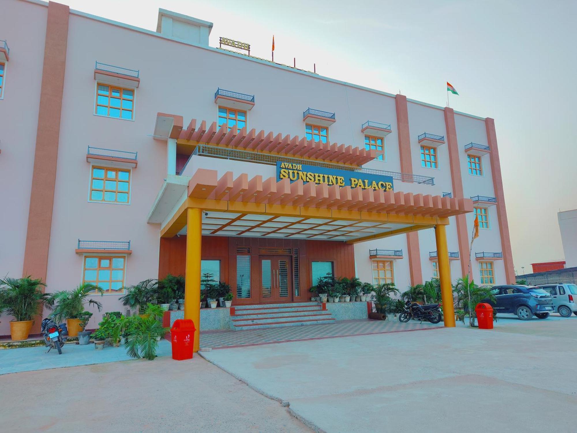 Avadh Sunshine Palace Hotel And Resort Ayodhya Экстерьер фото